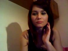 Beautiful brunette rubbing on Xlovecam