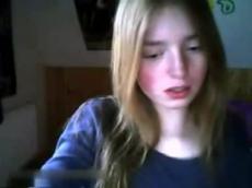 18yo girl plays with bushy pussy on webcam