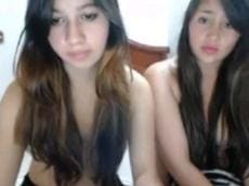 Two 18yo Colombian girls masturbates on Livejasmin